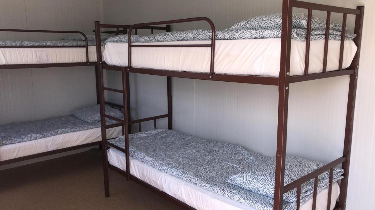Glamtainer Court Hotel Curteni Екстериор снимка